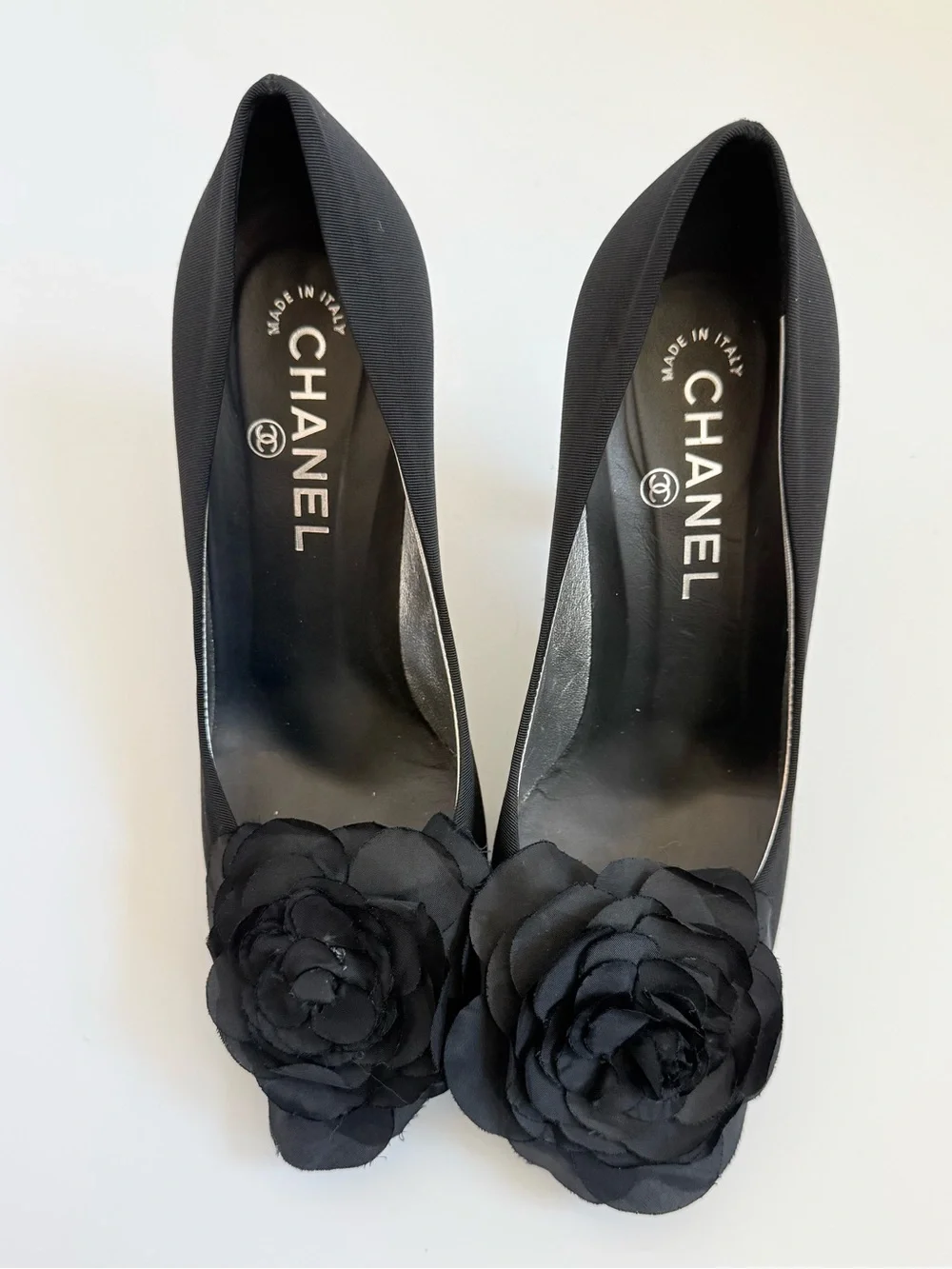 Chanel G27473 Camellia Flower Satin Pumps Silver CC Heels Karl Era EU 38